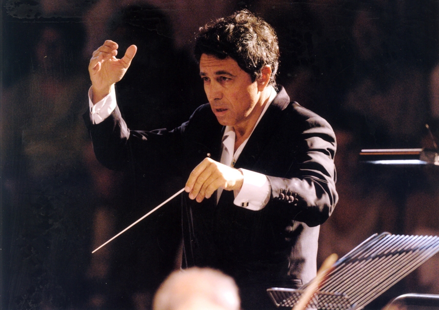 Κρατική Ορχήστρα Αθηνών διευθυντής: Νέα εποχή με μαέστρο τον Λουκά Καρυτινό