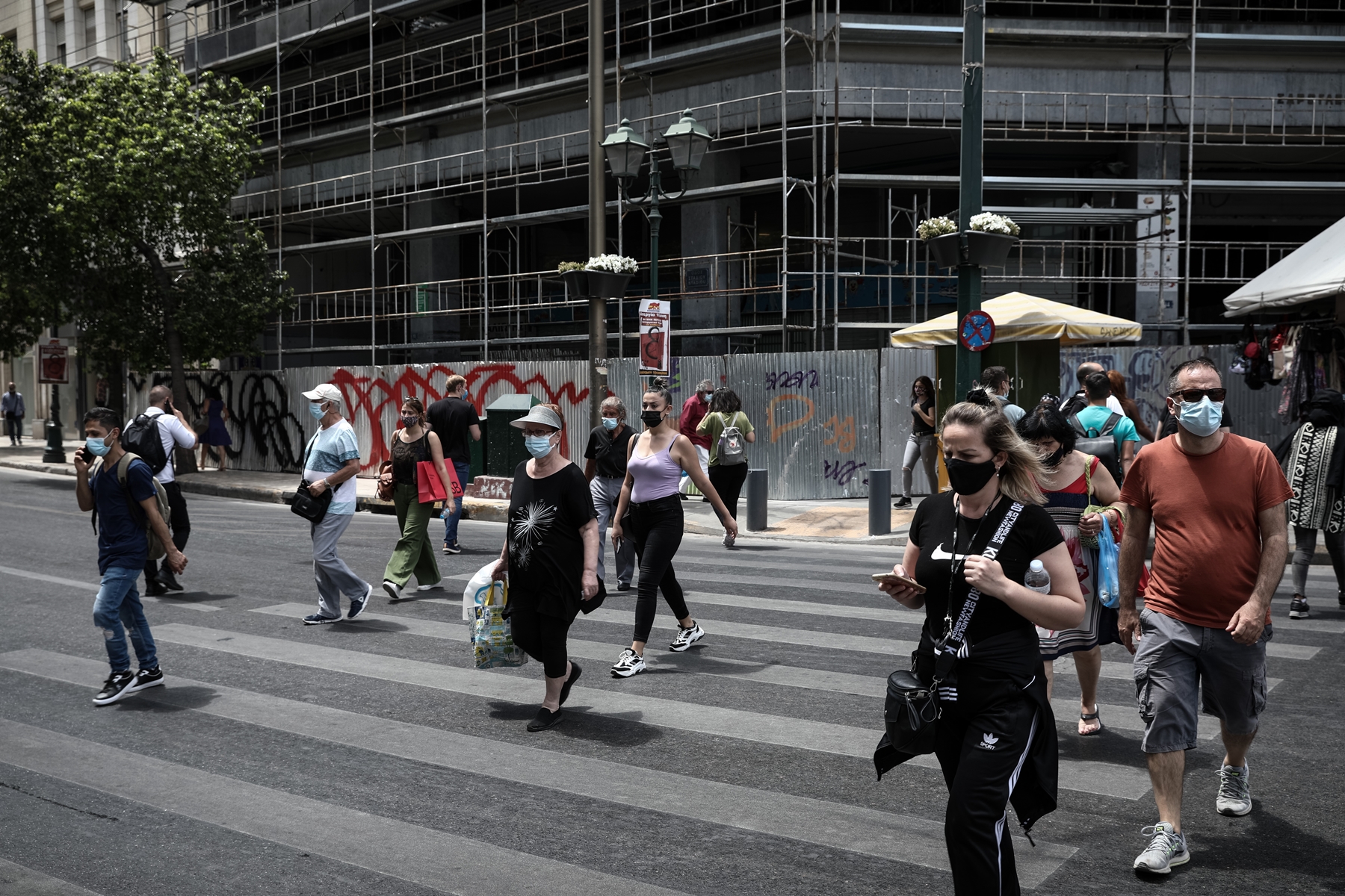 Κατάργηση μάσκας Ελλάδα: Πότε θα τις ”πετάξουμε”