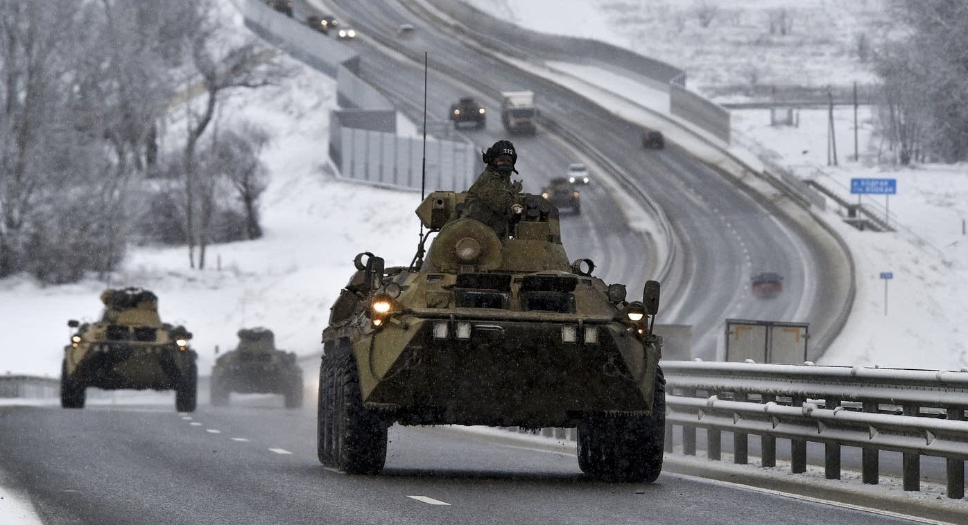 Ρωσία – Ουκρανία τώρα: «Αυξάνει τις δυνάμεις στα σύνορα, δεν τις μειώνει», λέει το ΝΑΤΟ