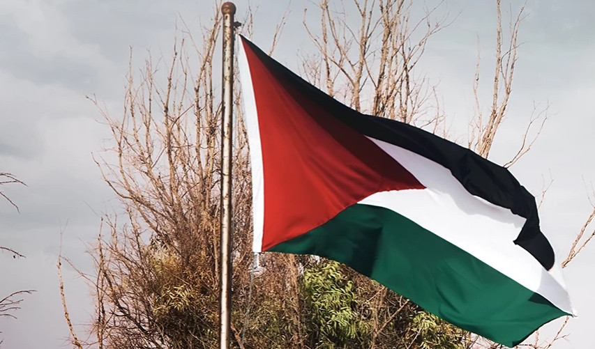 Το Δημαρχείο του Όσλο ύψωσε την παλαιστινιακή σημαία σε ένδειξη αλληλεγγύης προς τον πληθυσμό της Γάζας