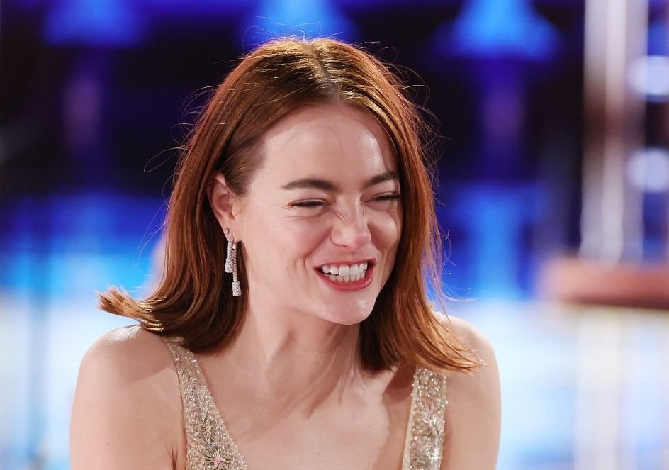 2024   EMMA STONE  