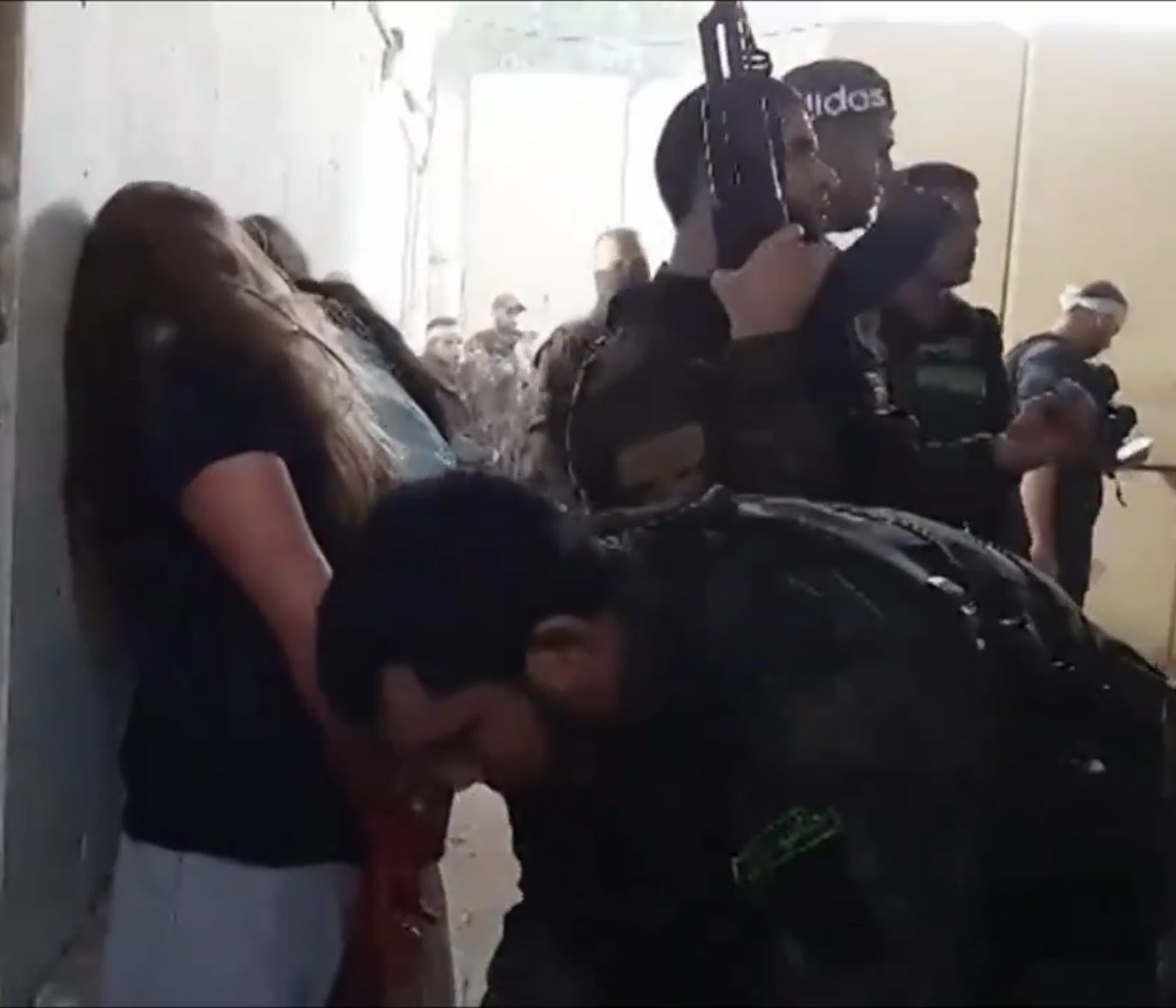 Χαμάς όμηροι: Συγκλονιστικό βίντεο με νεαρές στρατιωτίνες
