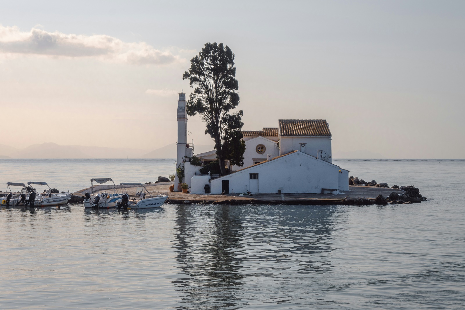 Πρόστιμο 2.000 ευρώ από δήμο για αντικείμενα και μπάζα δίπλα από κάδους