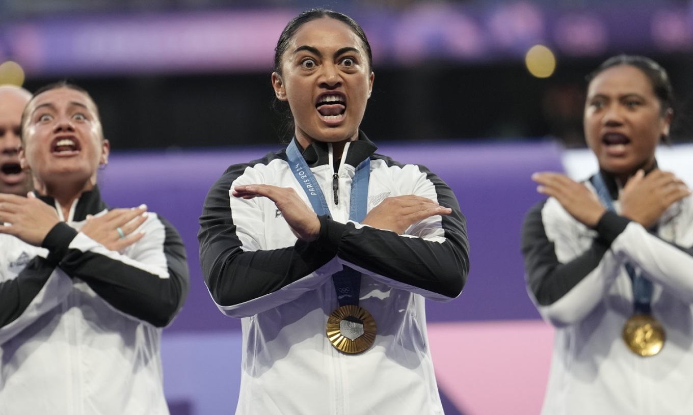 Με χορό Χάκα γιόρτασε η γυναικεία ομάδα της Νέας Ζηλανδίας το χρυσό στο ράγκμπι