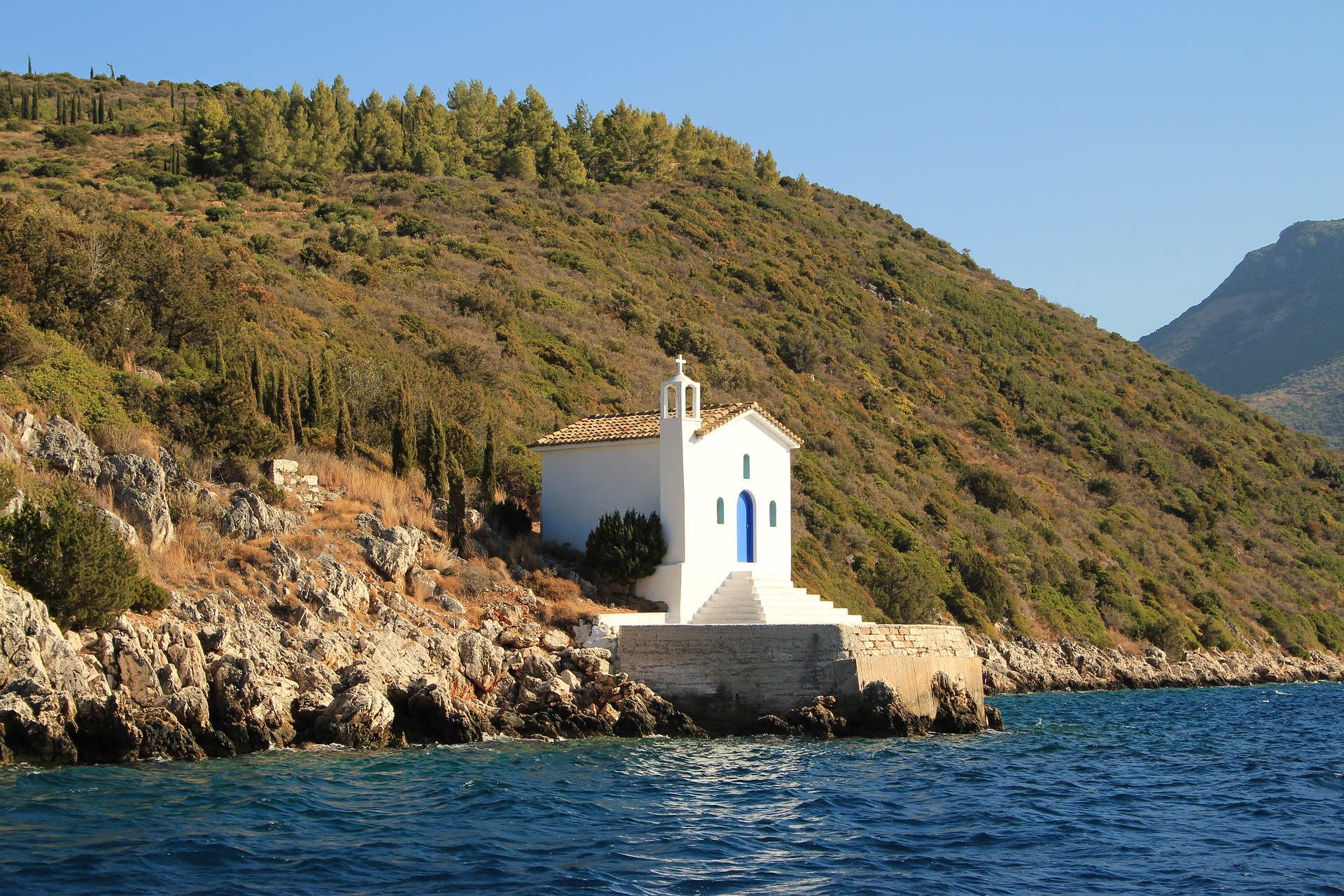 Νέο στόλο με ηλεκτροκίνητα οχήματα παραλαμβάνει άμεσα ο Δήμος Ιθάκης