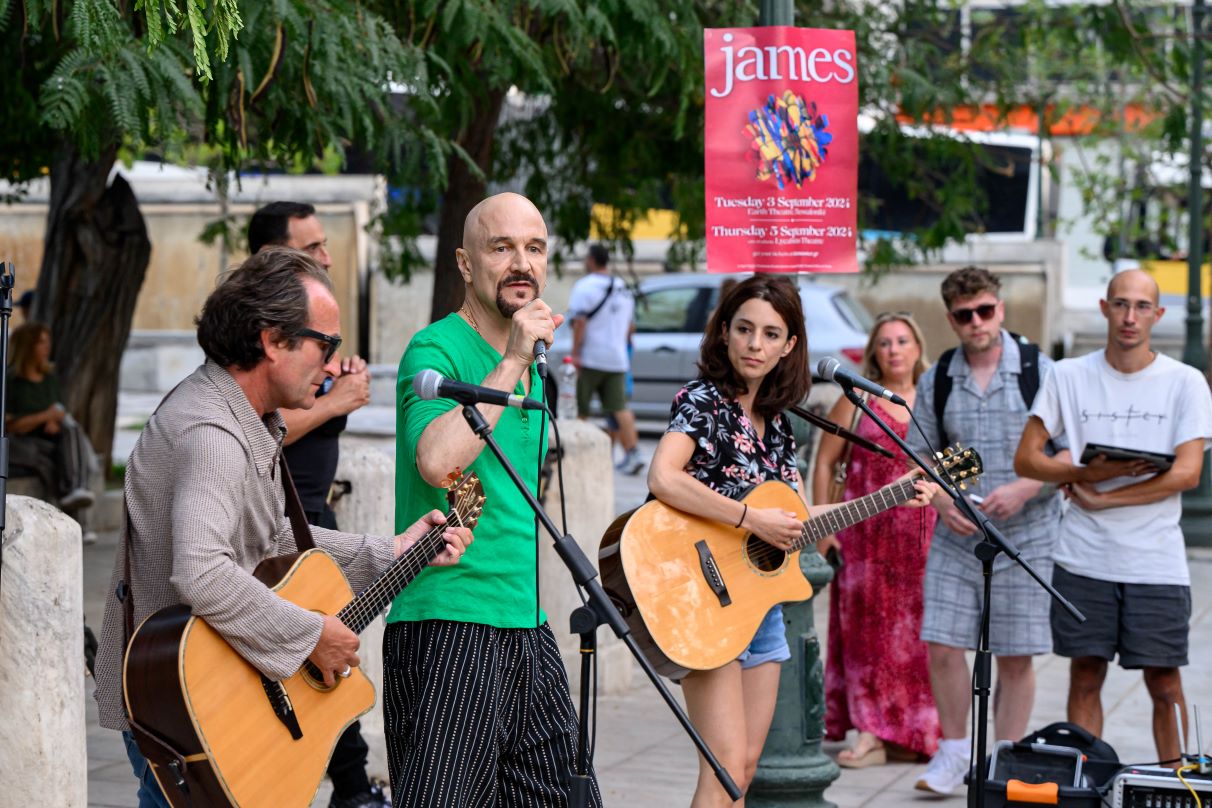 Δήμος Αθηναίων: Συναυλία-έκπληξη των James στο Σύνταγμα