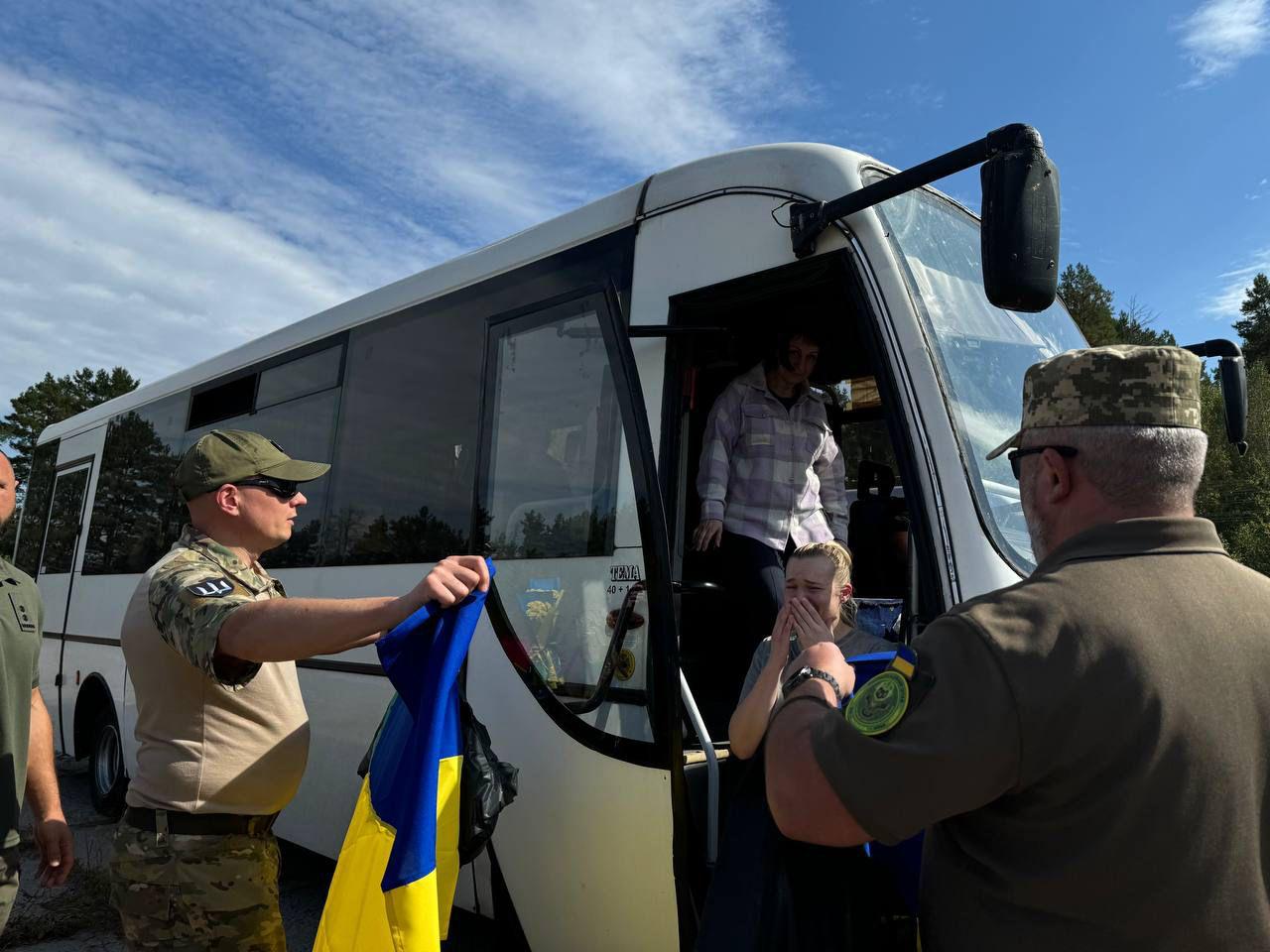 Ουκρανία: Ο Ζελένσκι ανακοίνωσε την επιστροφή στη χώρα 49 αιχμαλώτων πολέμου