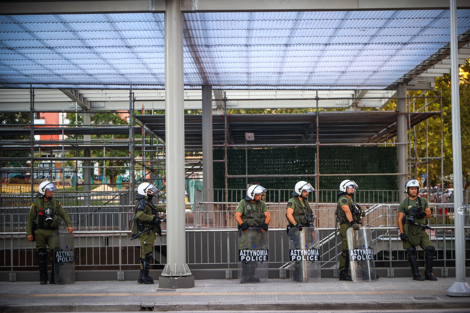 Ζαραλίκος επεισόδια: «Σταυροφόροι» εναντίον ΜΑΤ