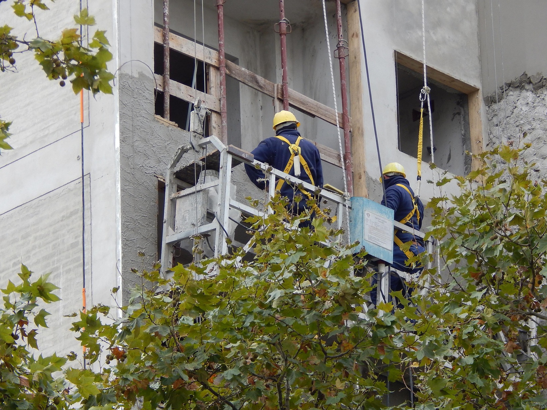 Σκαλωσιά Ρόδος: Κατέρρευσε και διέλυσε πάνω από 20 αυτοκίνητα